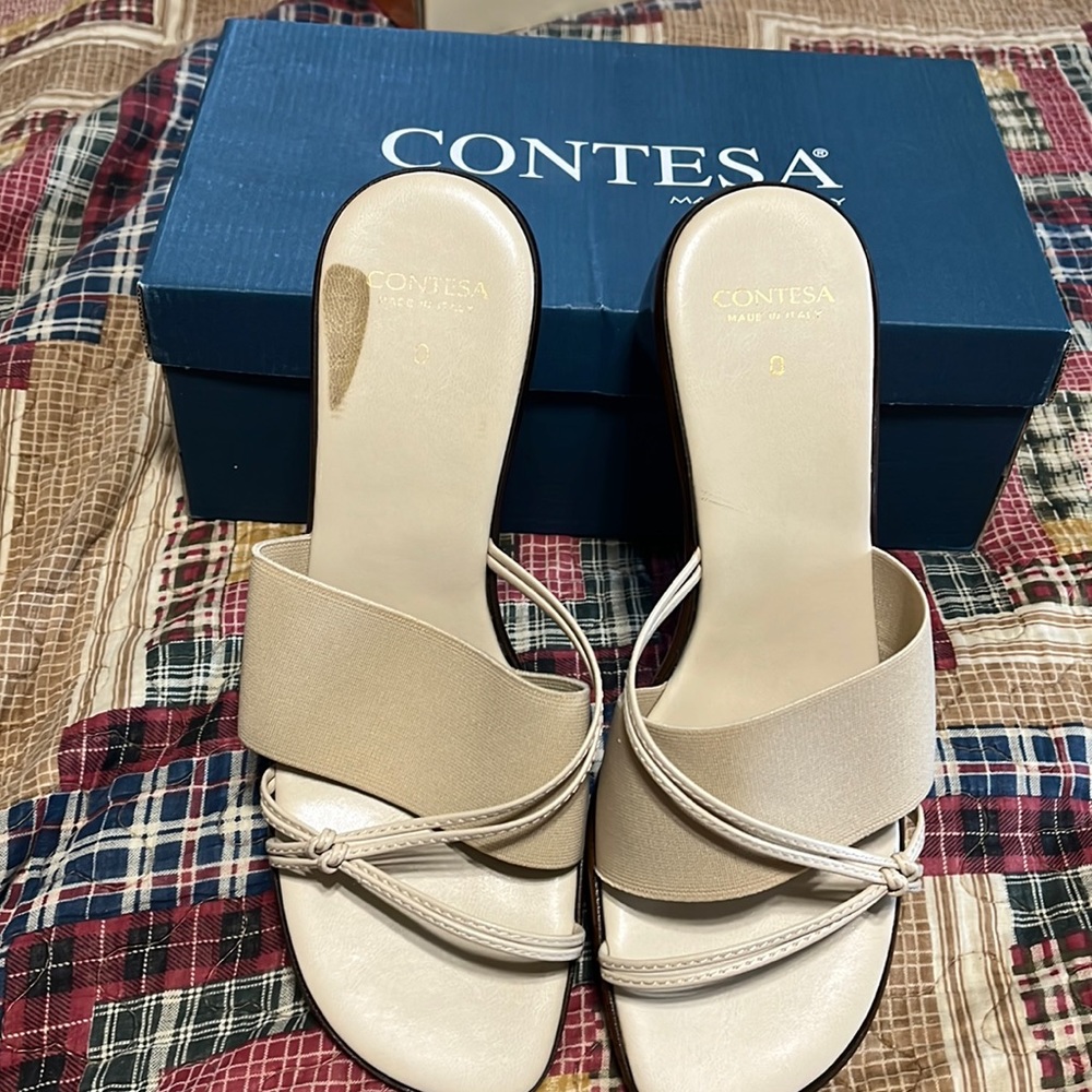 Contessa. Made in Italy. Slightly worn. Size 8.